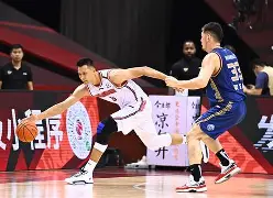 9体育-关键时刻突围战来临,广州队围绕CBA季后赛造点机会,态度坚定,更衣室氛围转暖