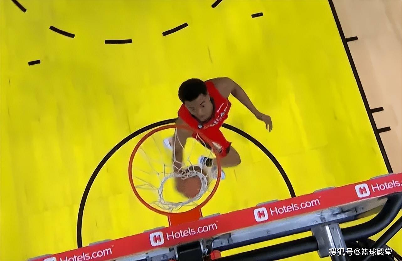 9体育-nba奇才队教练球员指导广州年轻球员